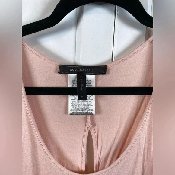 BCBGMAXAZRIA | Soft Pink Top with knotted cutout back details - medium - Picture 4 of 7